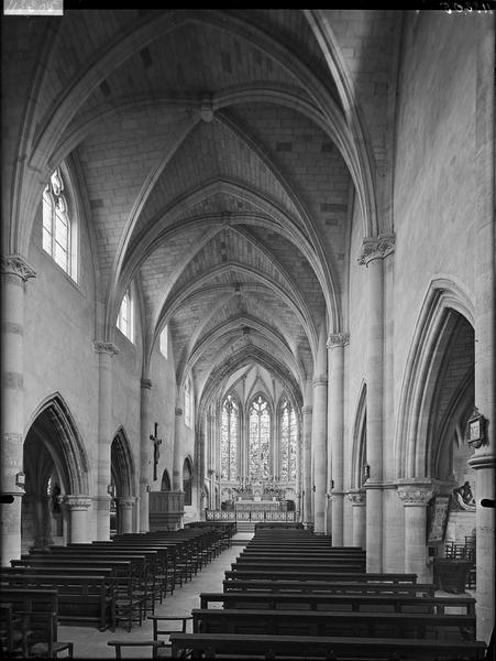 Intérieur de la nef et du choeur