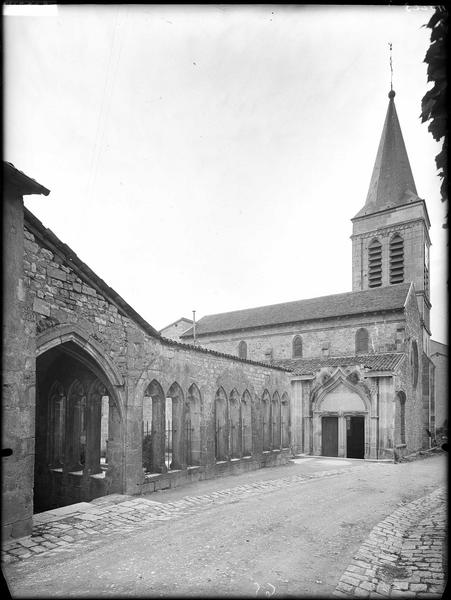 Vue de l'église et du cloître