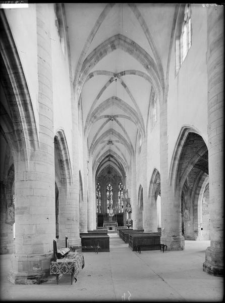 Intérieur de la nef et du choeur