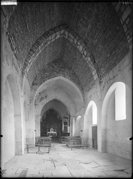 Intérieur de la nef et du choeur