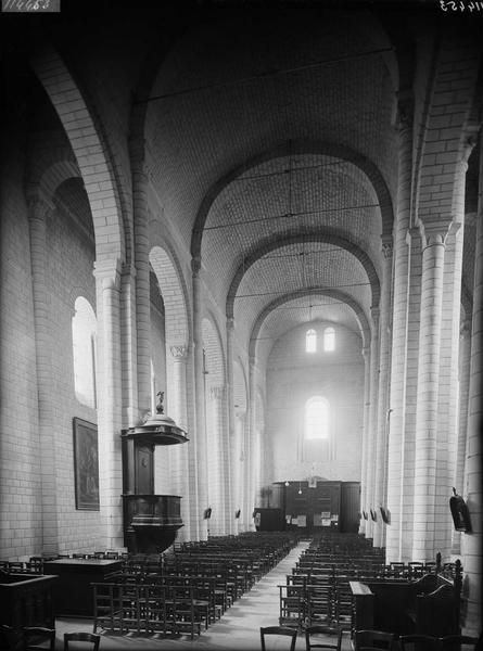 Nef, vue du choeur