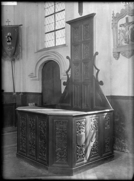 Banc d'oeuvres, en bois sculpté - © Ministère de la Culture (France), Médiathèque du patrimoine et de la photographie, diffusion RMN-GP