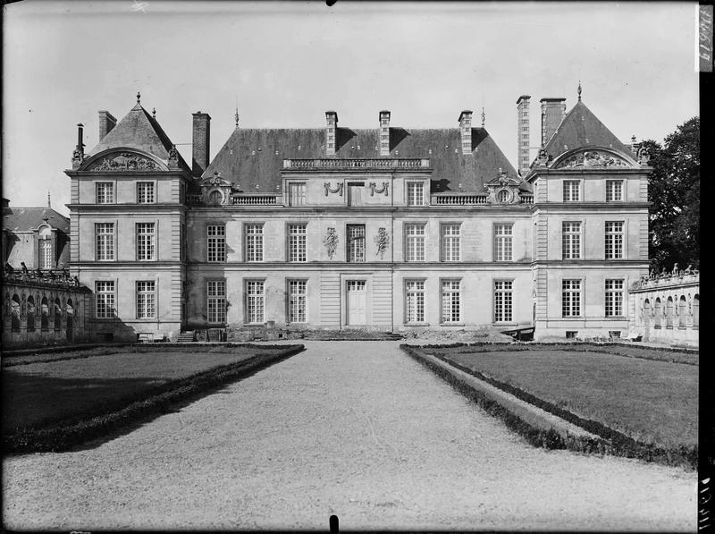 Façade sur cour d'honneur