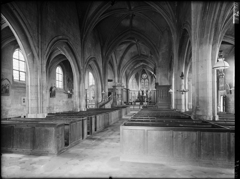 Intérieur de la nef et du choeur