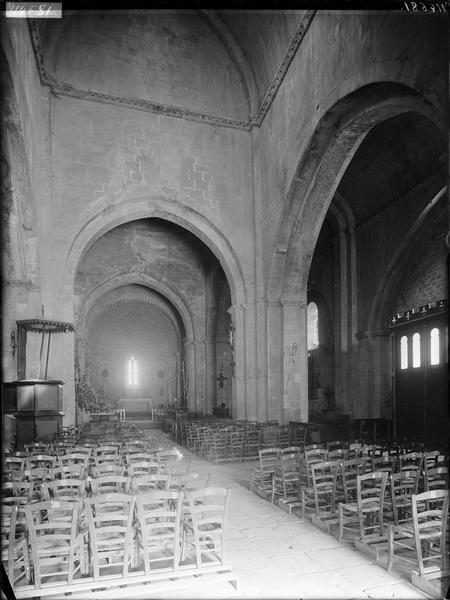 Intérieur de la nef et du choeur