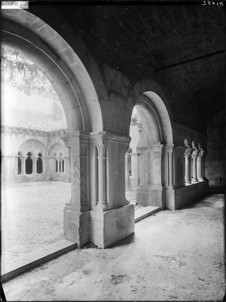 Cloître