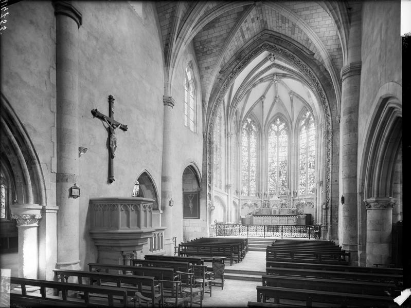 Intérieur de la nef et du choeur