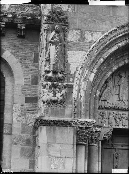 Sculptures du contrefort gauche de la porte Miégeville