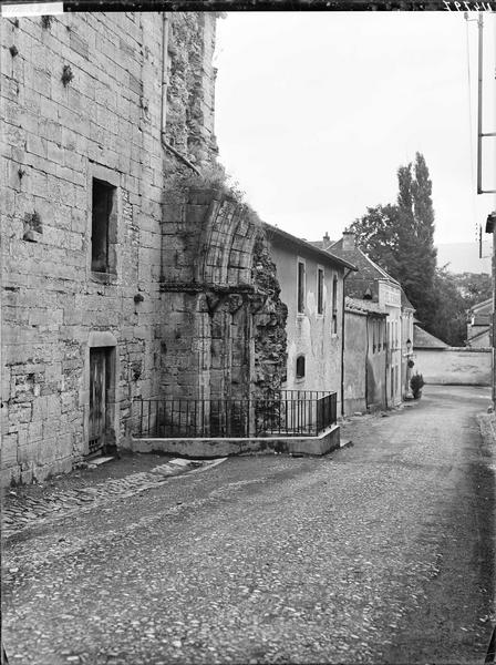 Fouille de Cluny, restes de l'entrée