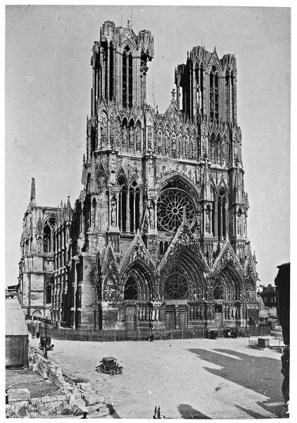 Façade ouest vue du nord-ouest