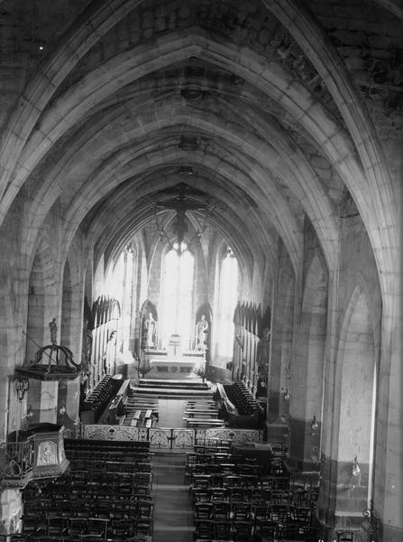 Intérieur de la nef et du choeur