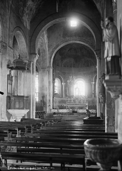 Intérieur de la nef et du choeur