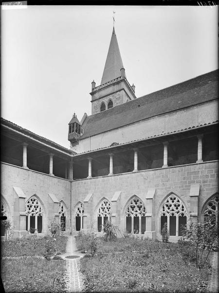 Cloître et clocher