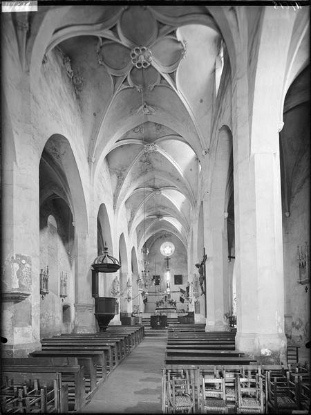 Intérieur de la nef et du choeur