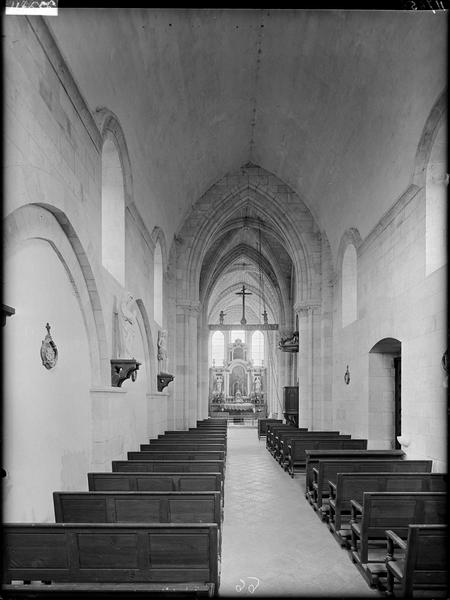 Intérieur de la nef vue vers le choeur