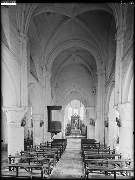 Intérieur de la nef vue vers le choeur