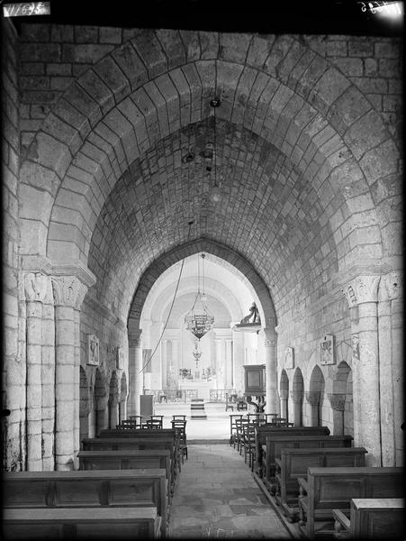 Intérieur de la nef et du choeur