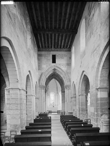 Intérieur de la nef vue vers le choeur