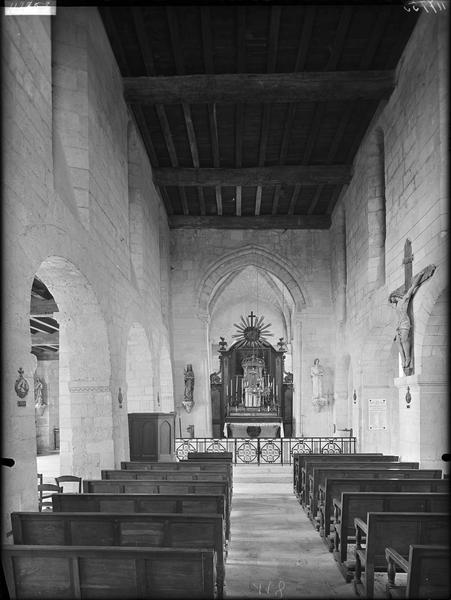 Intérieur de la nef vue vers le choeur