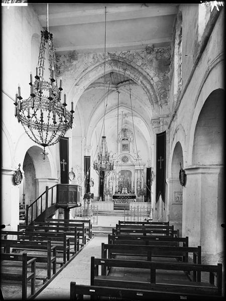 Intérieur de la nef et du choeur