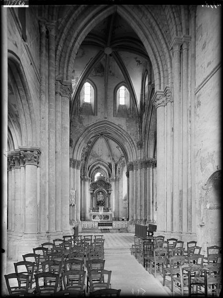 Intérieur de la nef vue vers le choeur