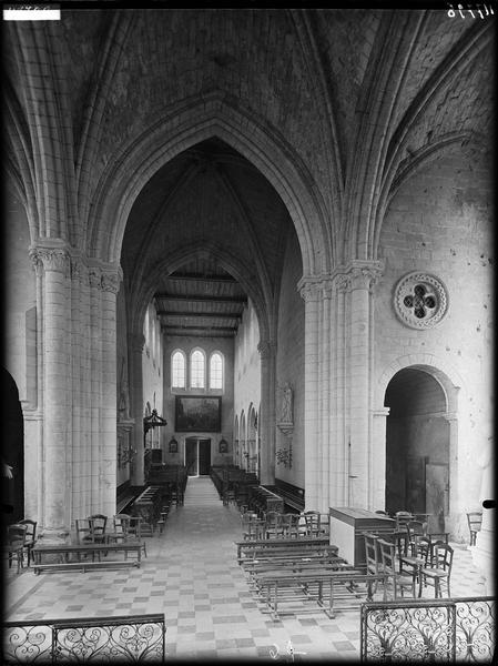 Intérieur de la nef prise du choeur