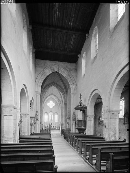 Intérieur de la nef prise du choeur