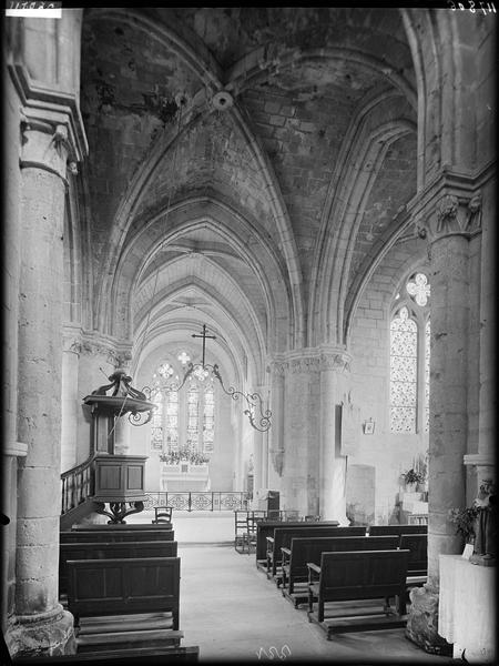 Intérieur de la nef vue vers le choeur