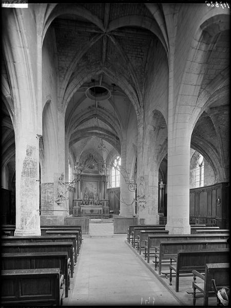 Intérieur de la nef vue vers le choeur