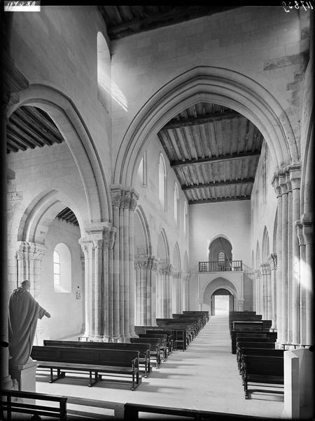 Intérieur de la nef prise du choeur