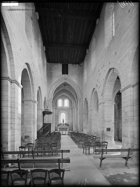 Intérieur de la nef et du choeur