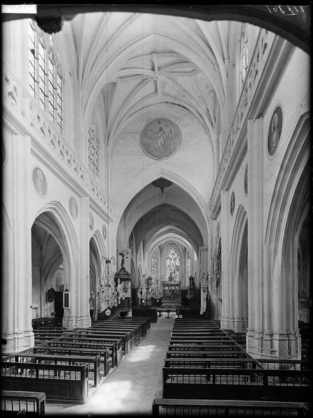 Intérieur de la nef prise du choeur