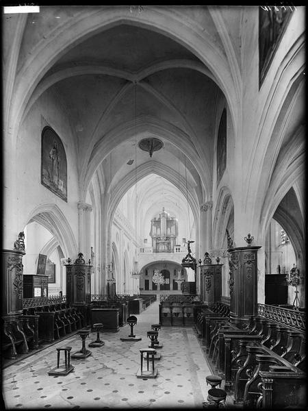 Intérieur de la nef prise du choeur