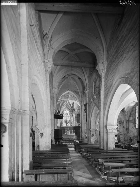 Intérieur de la nef vue vers le choeur