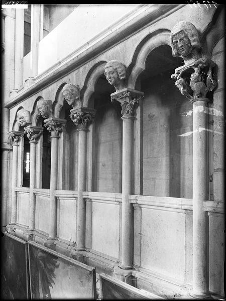 Intérieur du transept, détail