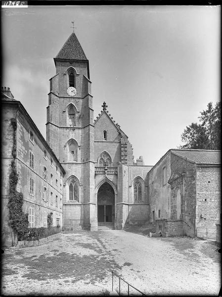 Façade ouest et clocher