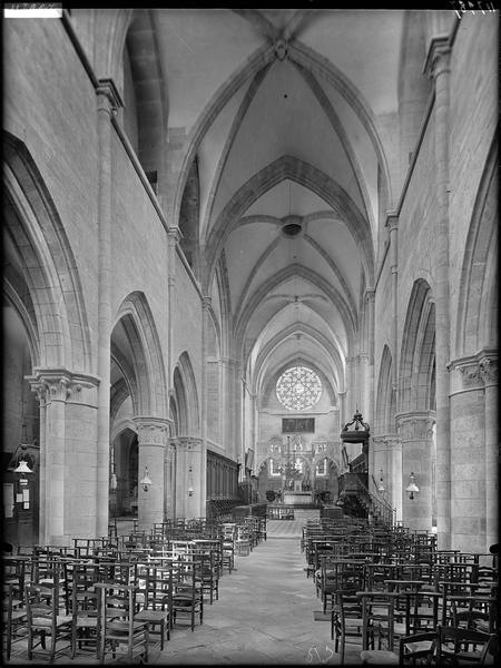 Intérieur de la nef vue vers le choeur