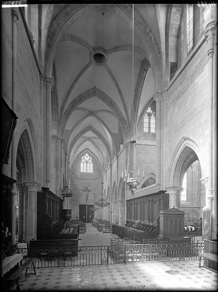 Intérieur de la nef prise du choeur