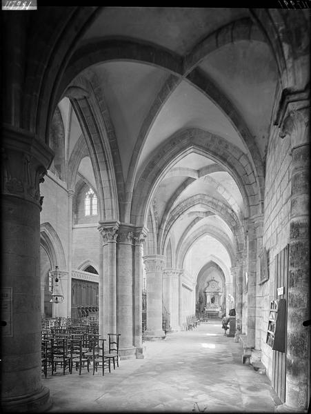 Intérieur du bas-côté sud