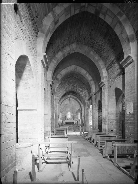 Intérieur de la nef vue vers le choeur