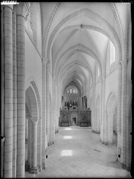 Intérieur de la nef vue vers le choeur