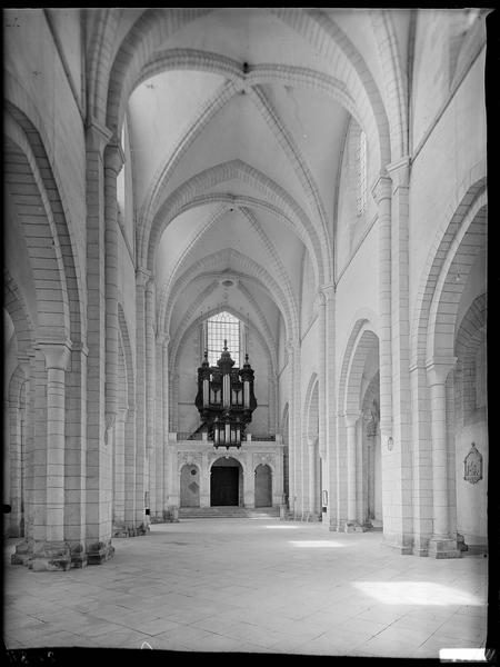 Intérieur de la nef prise du choeur