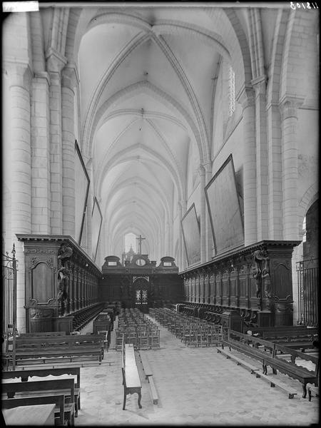 Intérieur de la nef vue vers le choeur