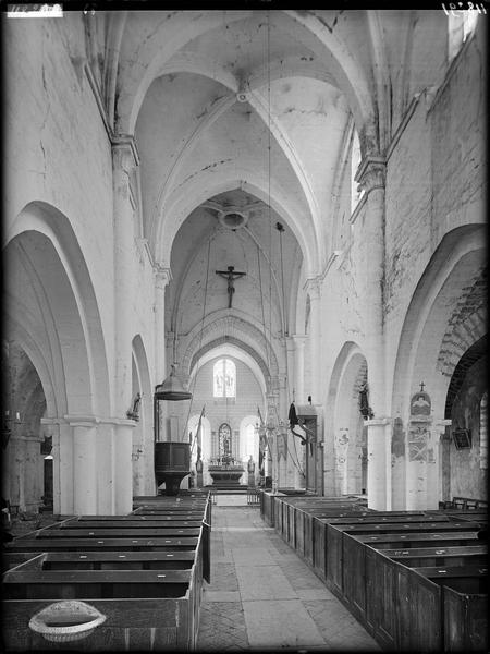 Intérieur de la nef vue vers le choeur