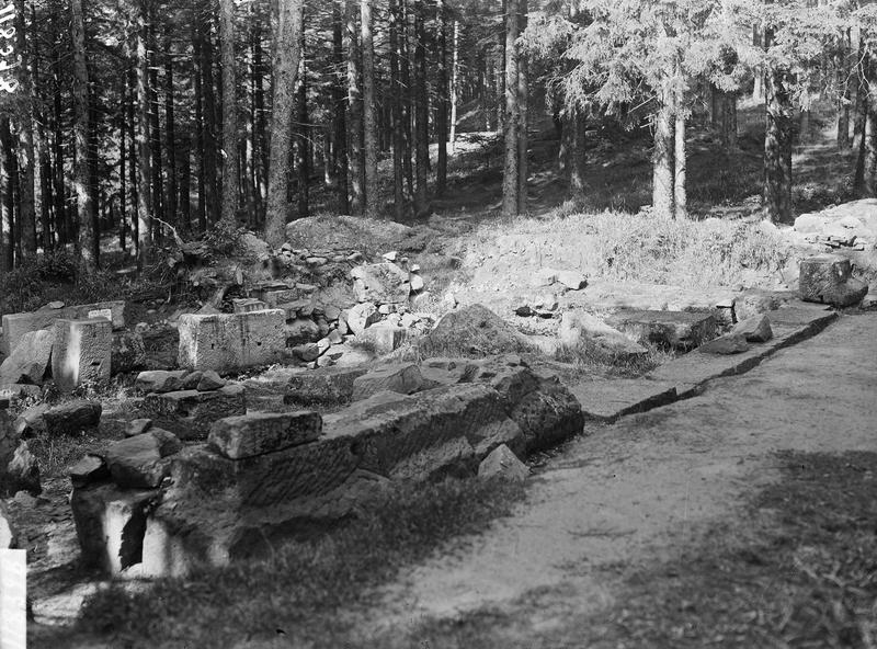 Fouilles au Donon, temple I