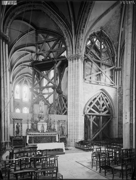 Etaiement d'un pilier du transept