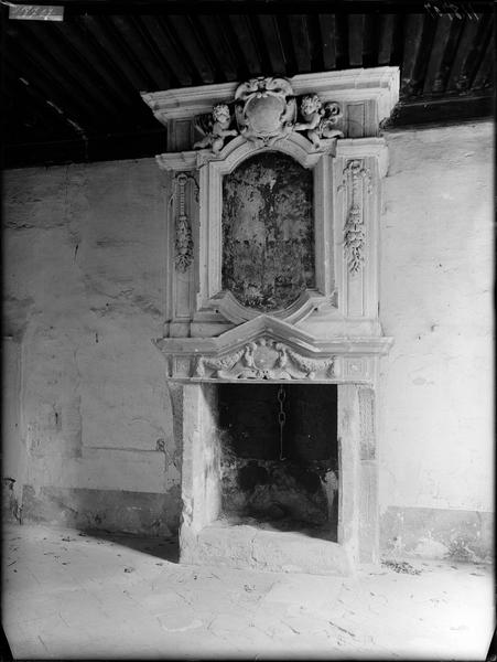 Cheminée d'une cellule sur le grand cloître