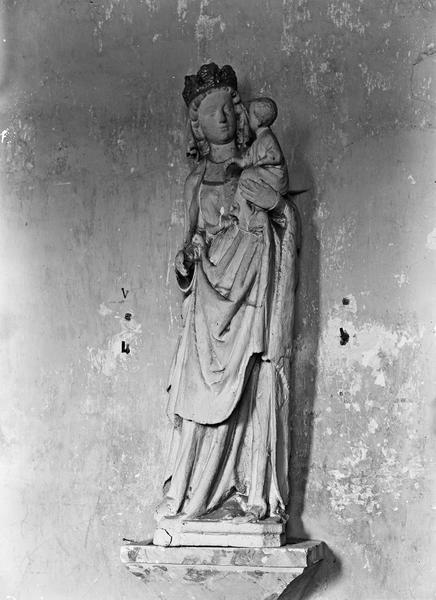 Vierge à l'Enfant debout, statue en pierre - © Ministère de la Culture (France), Médiathèque du patrimoine et de la photographie, diffusion RMN-GP