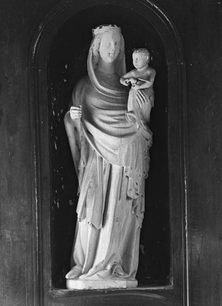 Vierge à l'Enfant, statue en pierre