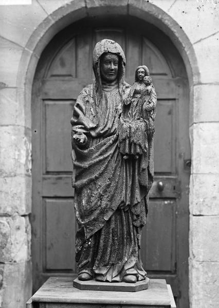 Sainte Anne portant la Vierge qui porte l'Enfant, statue